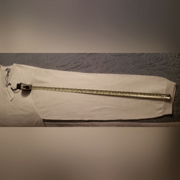 VISITOR'S Soft Wool Lightweight Eggshell Sweater - Picture 4 of 5